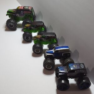5 Grave Digger Monster Trucks Green Black Blue Silver Hot Wheels Push N Go